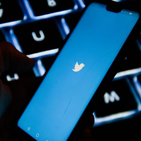 Роскомнадзор предупредил о возможных штрафах для Facebook и Twitter - «Интернет»