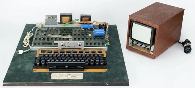 Раритетный компьютер Apple-1 «ушёл с молотка» более чем за $450 000 - «Новости сети»