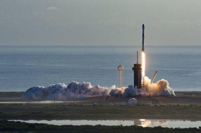 Во время запуска SpaceX Falcon 9 с микроспутниками Starlink отказал двигатель - «Новости сети»