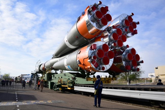 Ракета с грузовым кораблём «Прогресс МС-14» установлена на старте - «Новости сети»