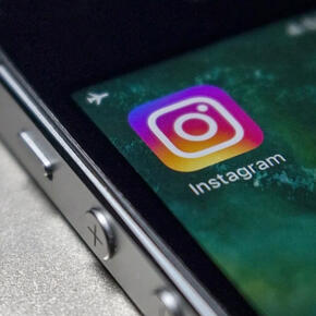 В Facebook объяснили блокировку Instagram-аккаунта Кадырова - «Интернет»