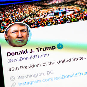 Twitter впервые пометил твиты Трампа как фейки - «Интернет»