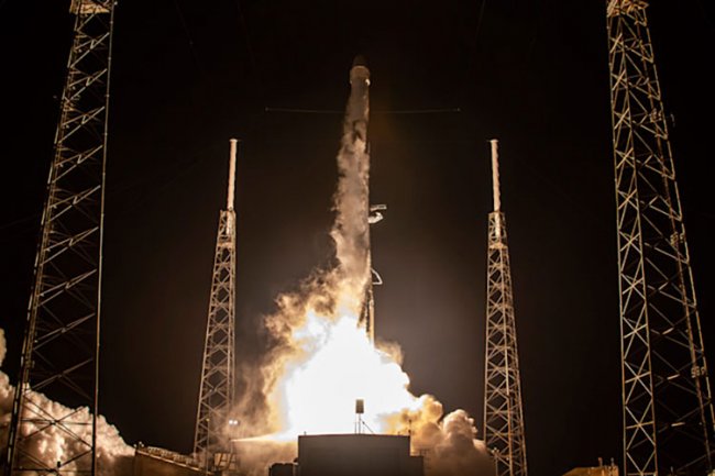 SpaceX вот-вот запустит партию интернет-спутников, включая модель с солнцезащитным экраном - «Новости сети»