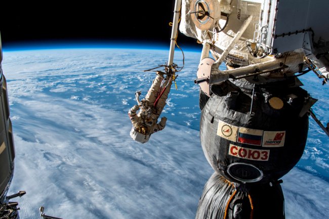 Полетать в открытом космосе МКС-туристам не светит - «Новости сети»