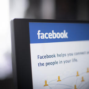 Facebook пригрозил запретом делиться новостями на своих платформах в Австралии - «Интернет»