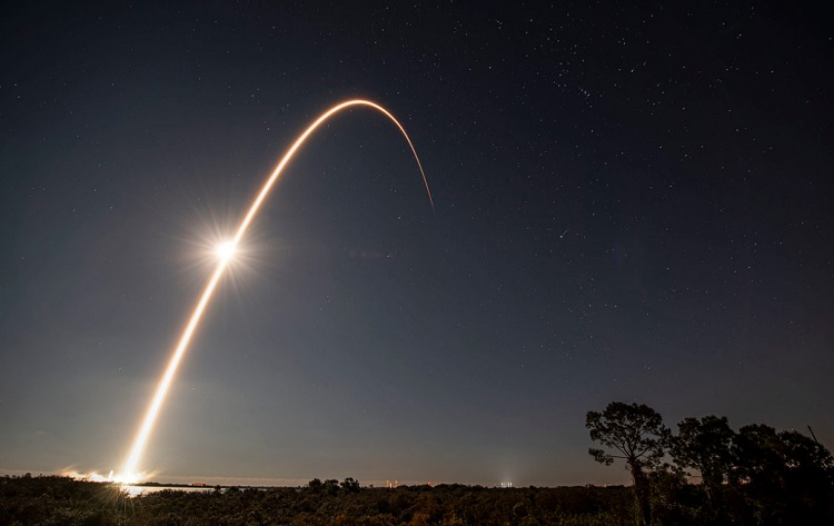 Геомагнитная буря вывела из строя 40 новых интернет-спутников SpaceX Starlink - «Новости сети»