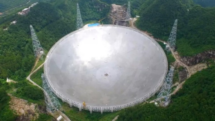 Китайские астрономы обнаружили подозрительные радиосигналы из космоса — это либо помехи, либо инопланетяне - «Новости сети»