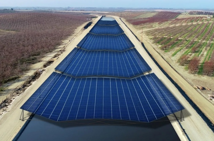 В США впервые реализуют проект по размещению солнечных панелей над водными каналами - «Новости сети»