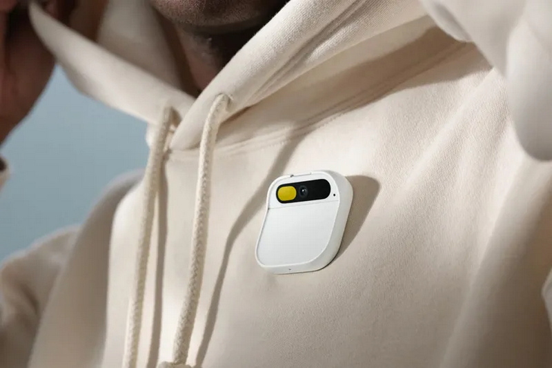Humane представила революционный заменитель смартфона AI Pin — 34-граммовый проектор-брошь с камерой и ChatGPT - «Новости сети»