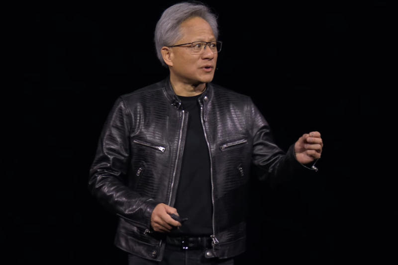 Дженсен Хуанг представил самый мощный чип в мире в новой кожаной куртке за $8990 - «Новости сети»