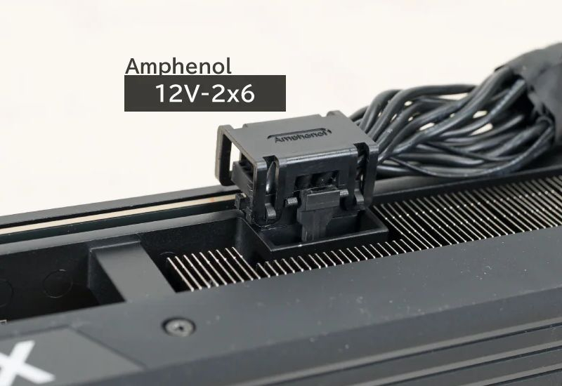 Dell решила намертво прикрутить скандально известный 16-контактный разъём питания видеокарты, чтобы тот не расплавился - «Новости сети»