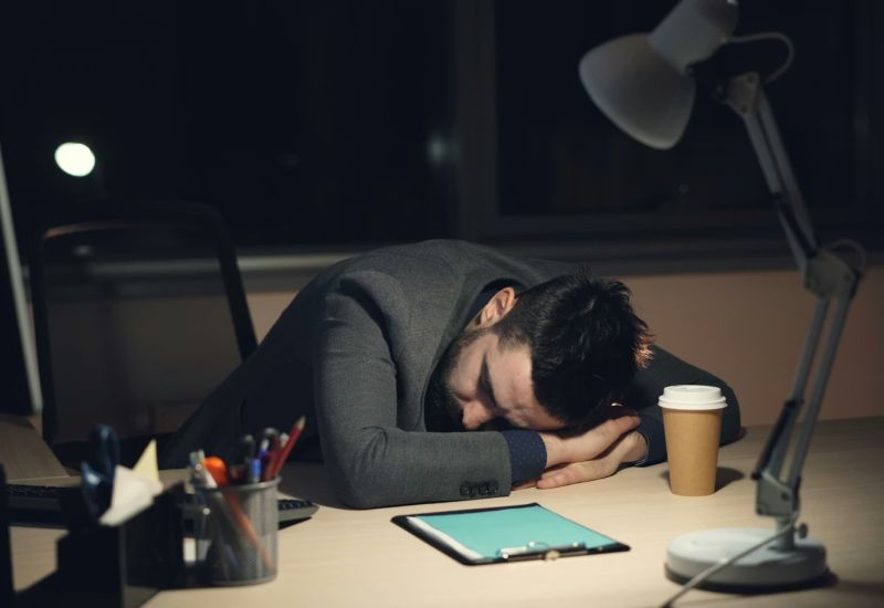 ИИ должен был облегчить работу людей — но на деле лишь увеличил нагрузку - «Новости сети»