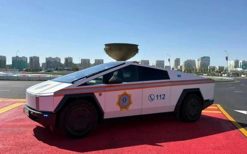 Cybertruck спешит на помощь: провальный пикап Tesla поступил на службу в МЧС Казахстана - «Новости сети»